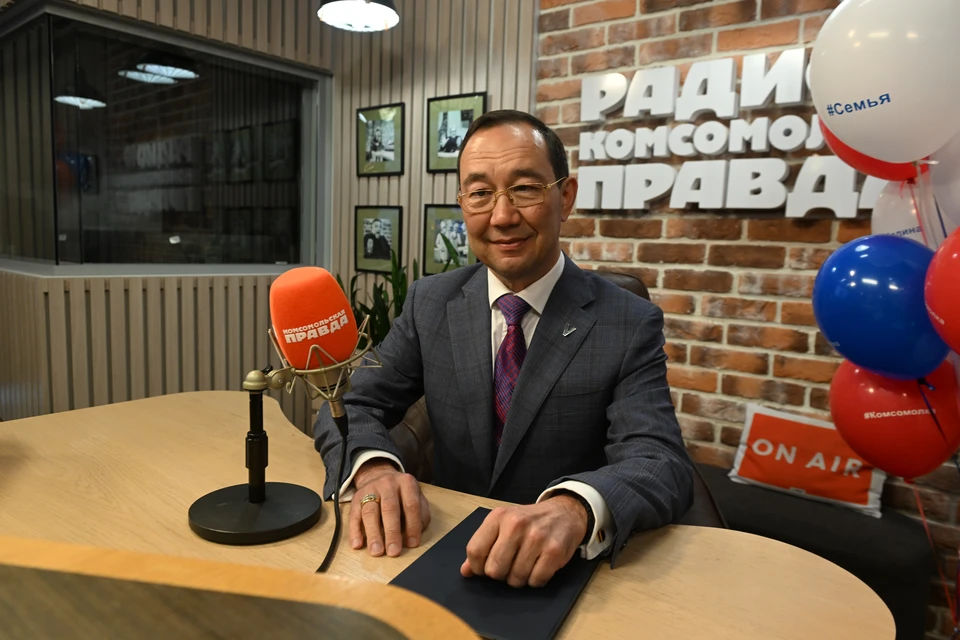 В сети распространяется фейковая информация об отставке Айсена Николаева