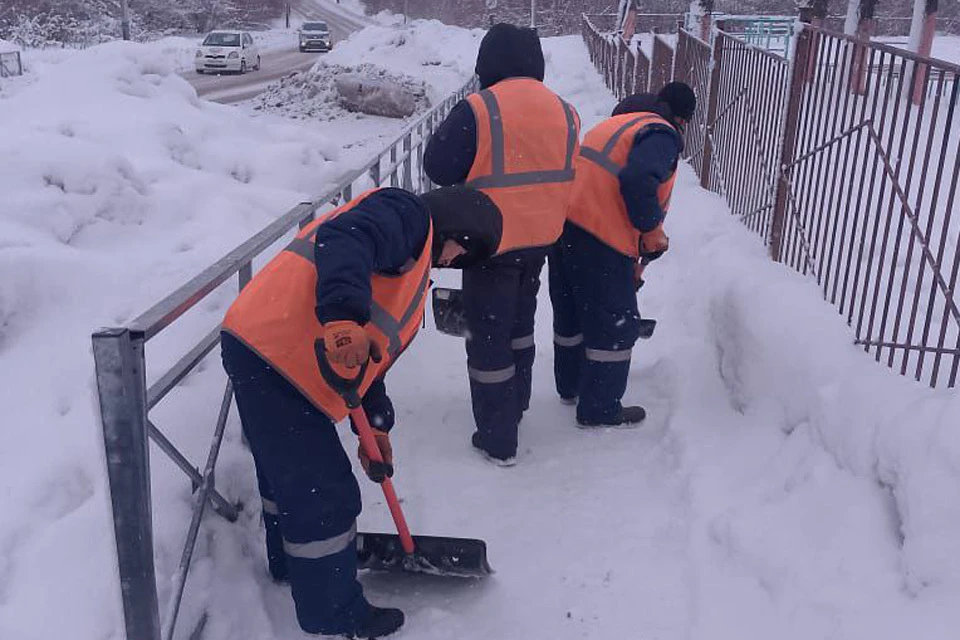 Глава кузбасского города призвал жителей помочь в уборке снега с улиц. Фото: Телеграм-канал Максима Шкарабейникова