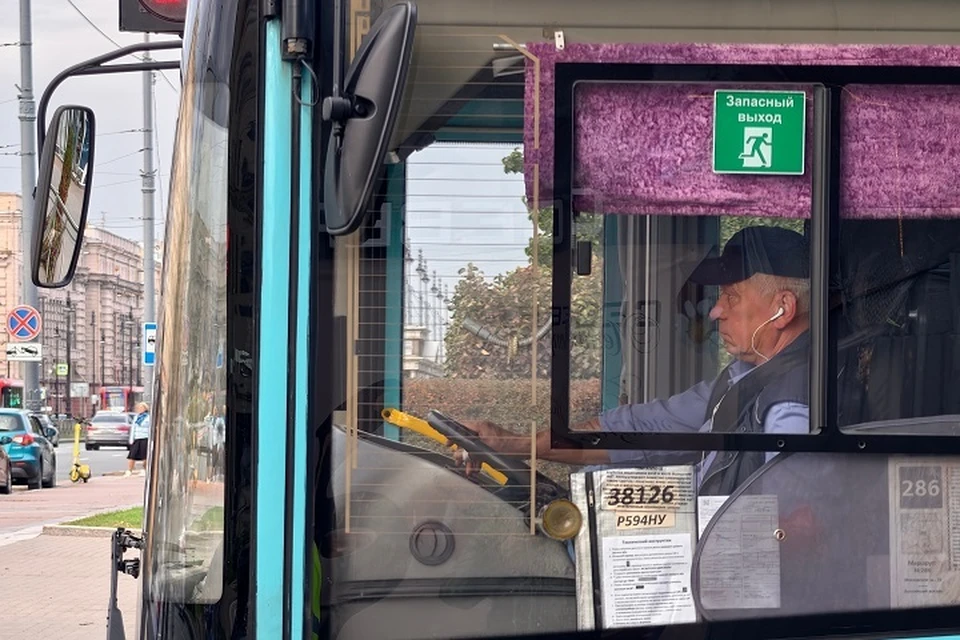 В Симферополе сильно повздорили водители автобусов, инцидент не остался незамеченным