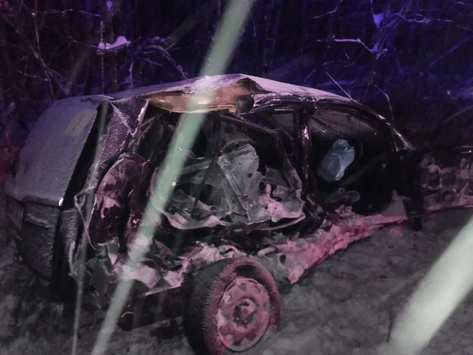 Двоих участников аварии доставили в больницу