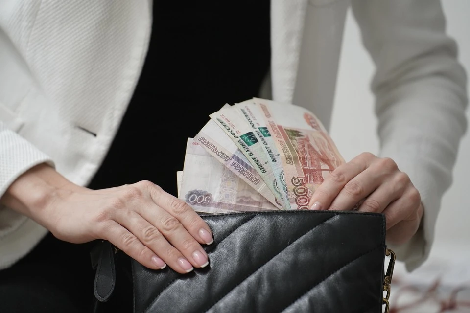 HR-эксперт Чихачев: работодатель не обязан выплачивать 13-ю зарплату