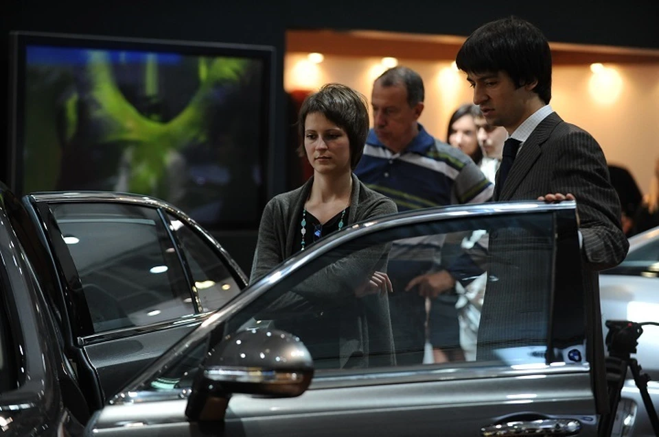 Не исключено, что через какое-то время автосалоны будут делать скидки для стимуляции спроса.