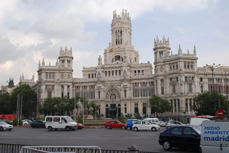 Подросток ранил трех прохожих и с криком Аллаху Акбар напал на полицию в Мадриде