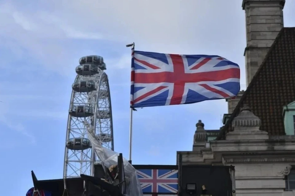 Глава МИД Британии призвала Россию сесть за стол переговоров по Украине