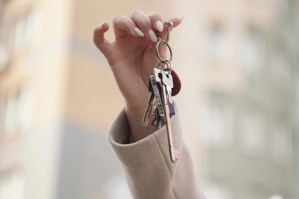 Просторное жилье расположено в Приморском районе.