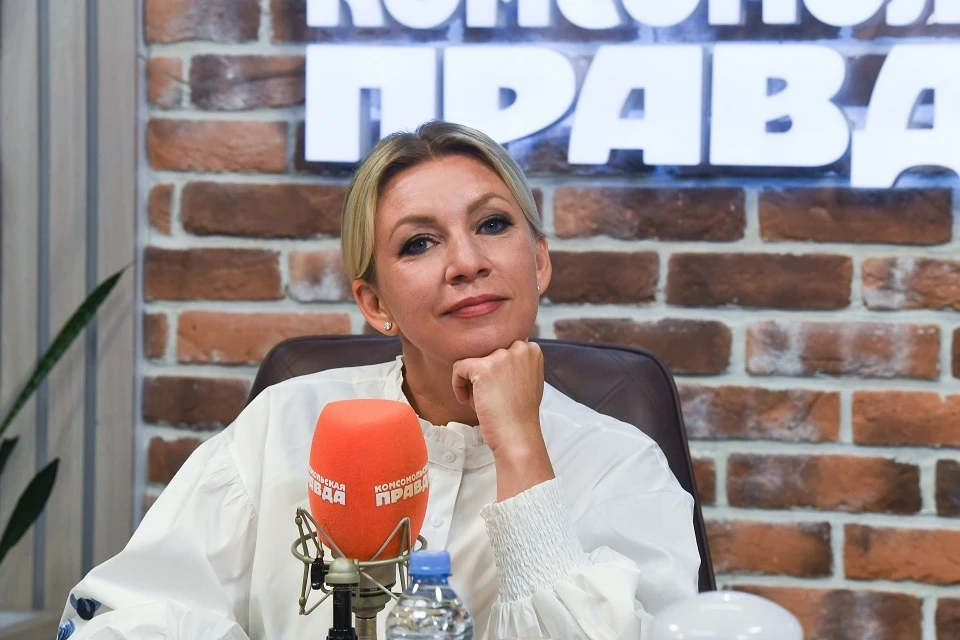 «Важно не забыть построить туалеты»: Захарова иронично ответила на план Финляндии установить забор на границе