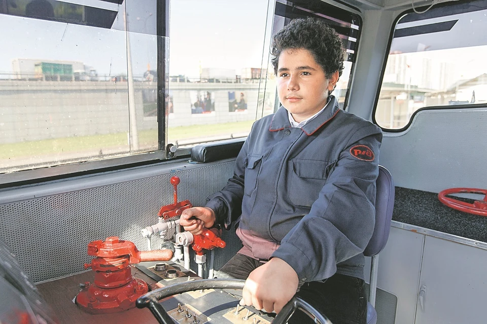 Сегодня больше мальчишек мечтают стать машинистами, чем космонавтами.