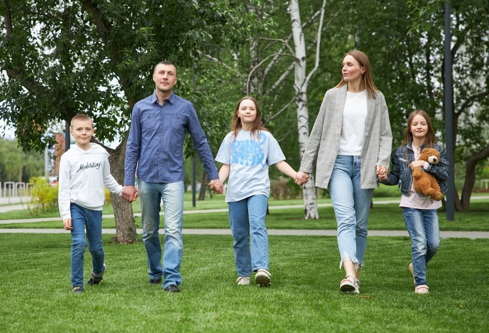 Депутат Милонов призвал ввести выплаты многодетным матерям в честь праздника