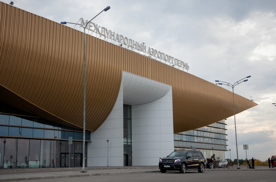 Самолет совершил незапланированную посадку в Пермском аэропорту.