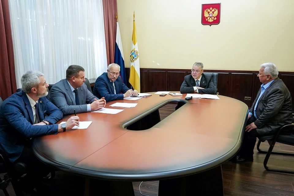 Решение каждого вопроса взято на контроль. Фото: пресс-службы губернатора СК.