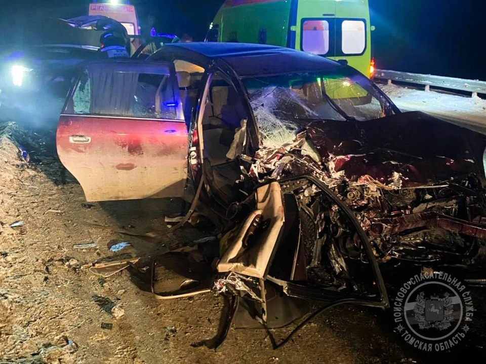 На фото можно увидеть, что машины сильно повредились после столкновения. Фото: ОГБУ «ТО ПСС»