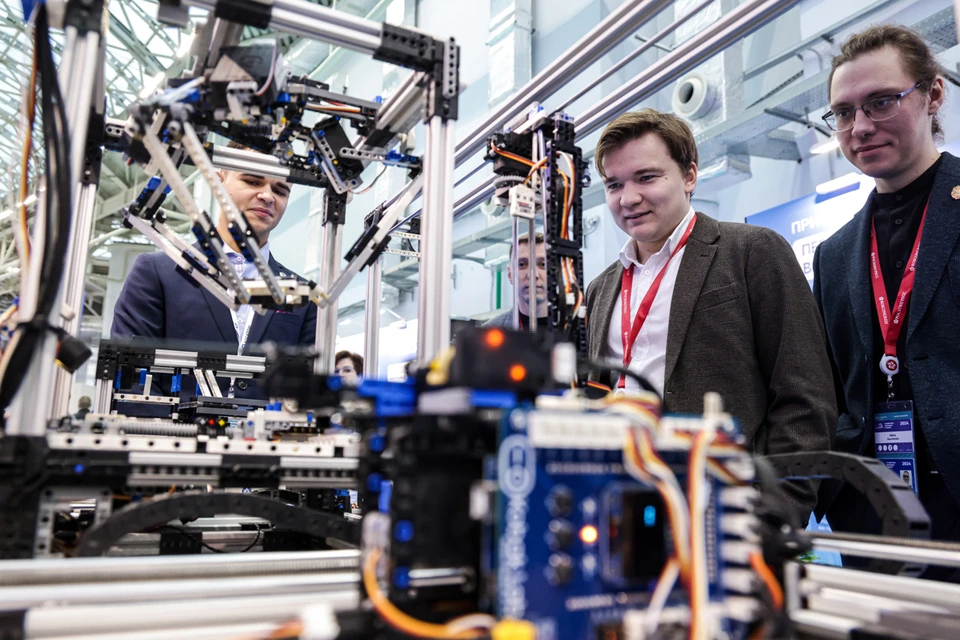 Использовать передовые достижения ядерной отрасли в диагностике и лечении. Эти другие возможности высокотехнологичной медицины обсуждали эксперты на стенде госкорпорации «Росатом». Фото: Дмитрий Феоктистов/ТАСС