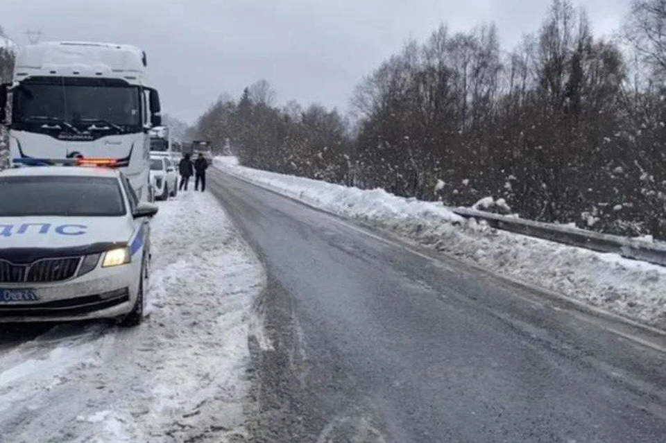 В Слюдянском районе ограничили движение транспорта из-за снегопада.