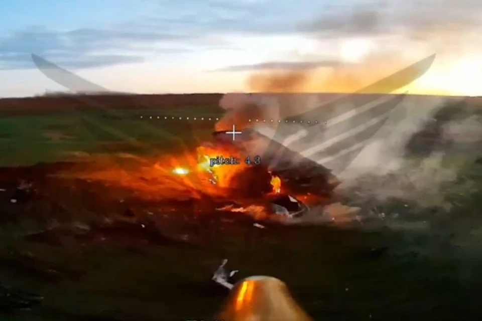 Можно увидеть запись объективного контроля поражения автомобильной и бронированной техники