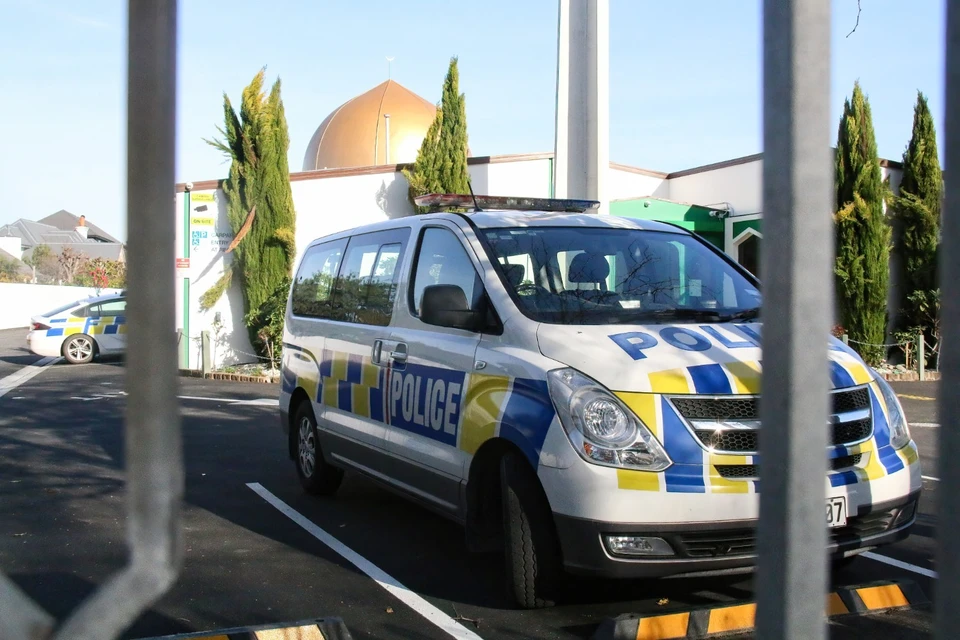 В Новой Зеландии мужчина проглотил кулон Фаберже за 1,5 млн рублей