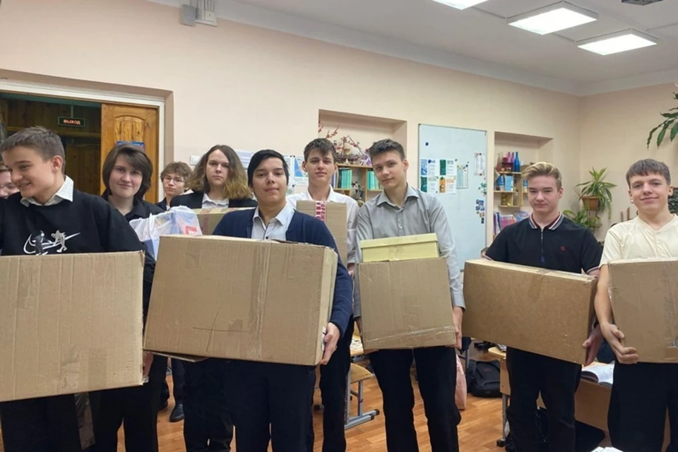 Для детей Мариуполя волонтеры Ленобласти готовят новогодние подарки. Фото: Администрация Мариуполя