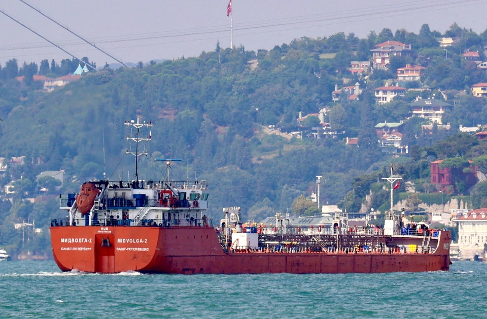 Судно, перевозившее шесть тонн подсолнечного масла, направлялось из России в турецкий порт Мерсин, на борту находились 13 человек команды