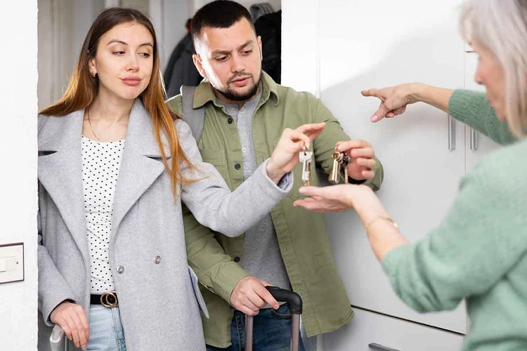 Отсудила квартиру — плати за покупателя ипотеку: новые предложения по борьбе с «бабушкиными схемами»