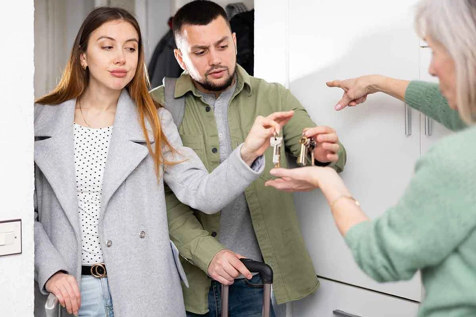 Продолжают разбираться разбирался с историями, очень похожими на нашумевшее «дело Долиной»: когда продавец квартиры объявляет, что стал жертвой мошенников и под этим предлогом через суд требует жилье обратно. Фото: BearFotos/Shutterstock/Fotodom