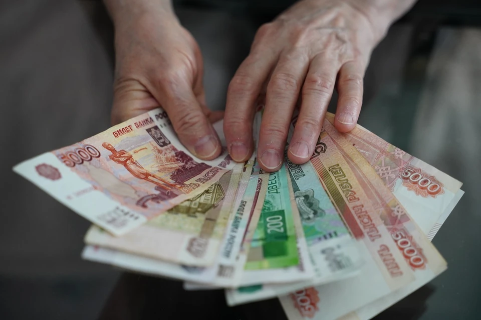 Человека вынуждают назвать последние цифры номера карты и код, который пришел в смс