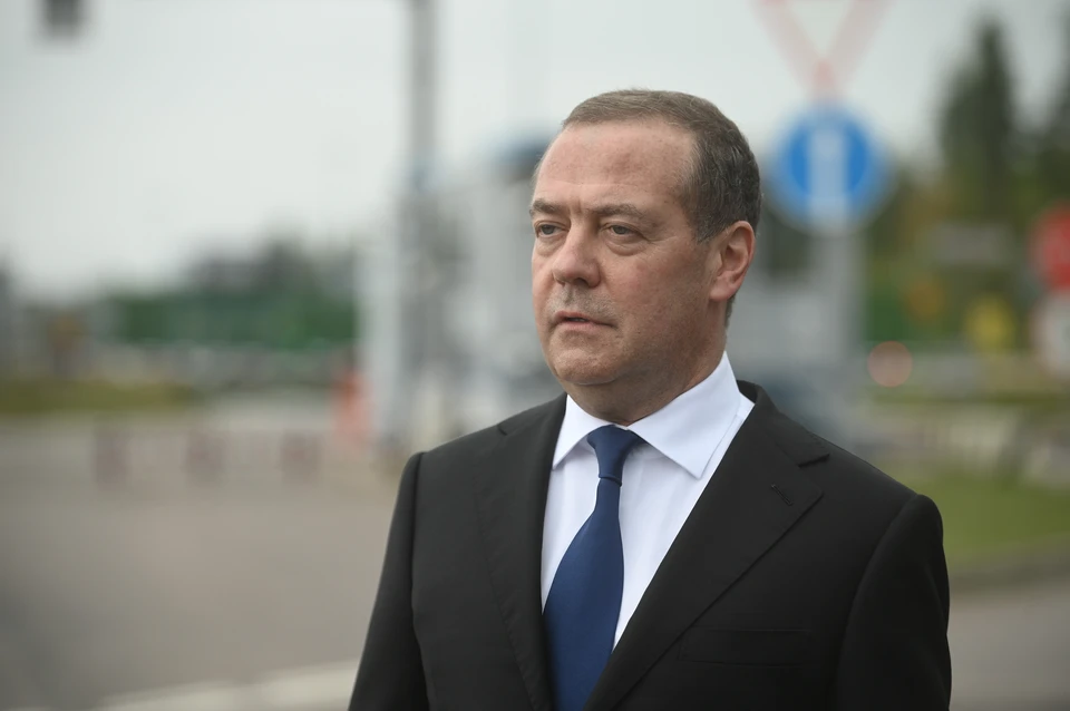 Медведев: Россия будет смотреть не на красивые слова, а на конкретные шаги
