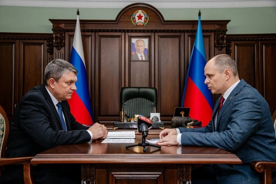 Главе ЛНР доложили об итогах решения проблем, озвученных на прямой линии. ФОТО: ТГ-канал Леонида Пасечника