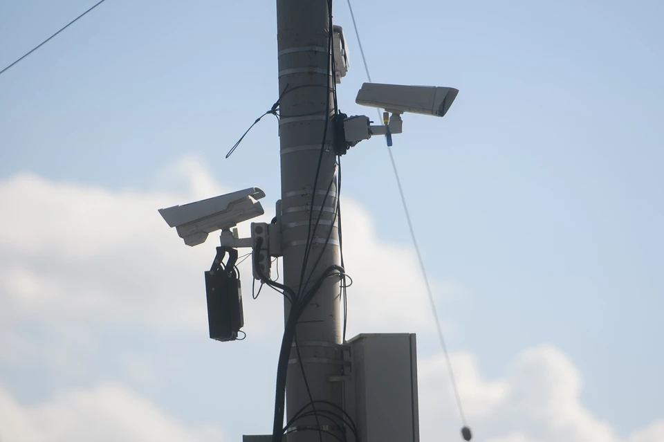 ЦОДД: Камеры с ИИ начали выявлять остановки с помехой движению в Москве