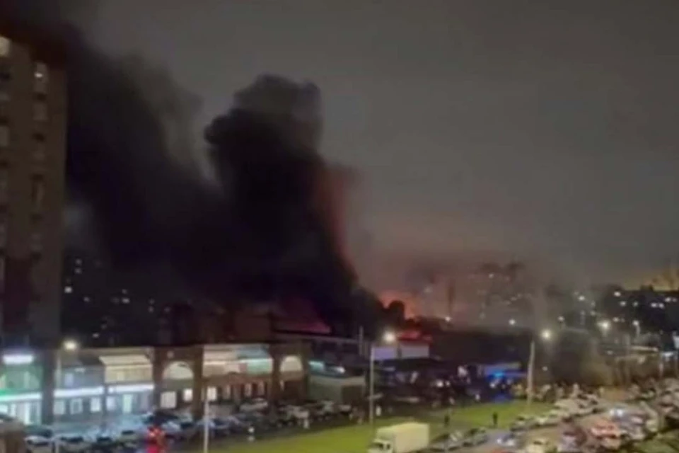 На месте работают 30 спасателей. Фото: «Весёлый поселок - Невский район»/ВК