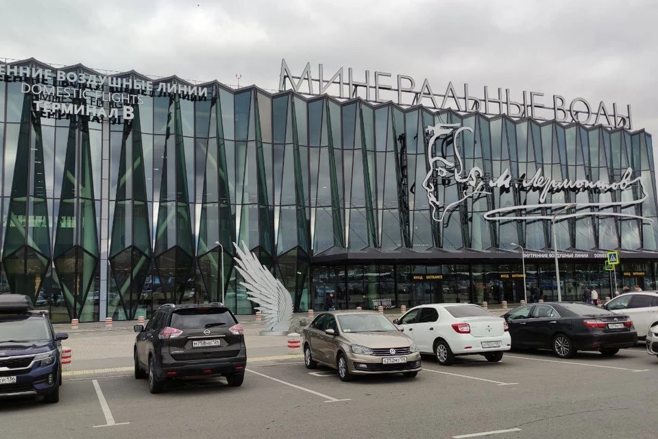 Десять рейсов задерживается в аэропорту Минвод