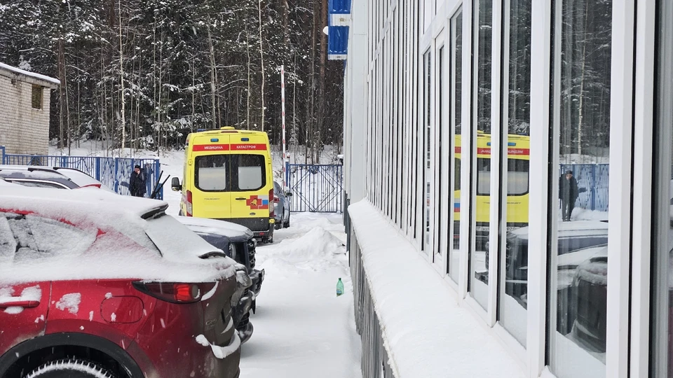 На месте работают экстренные службы, в том числе следователи и криминалисты СУ СКР по Пермскому краю.