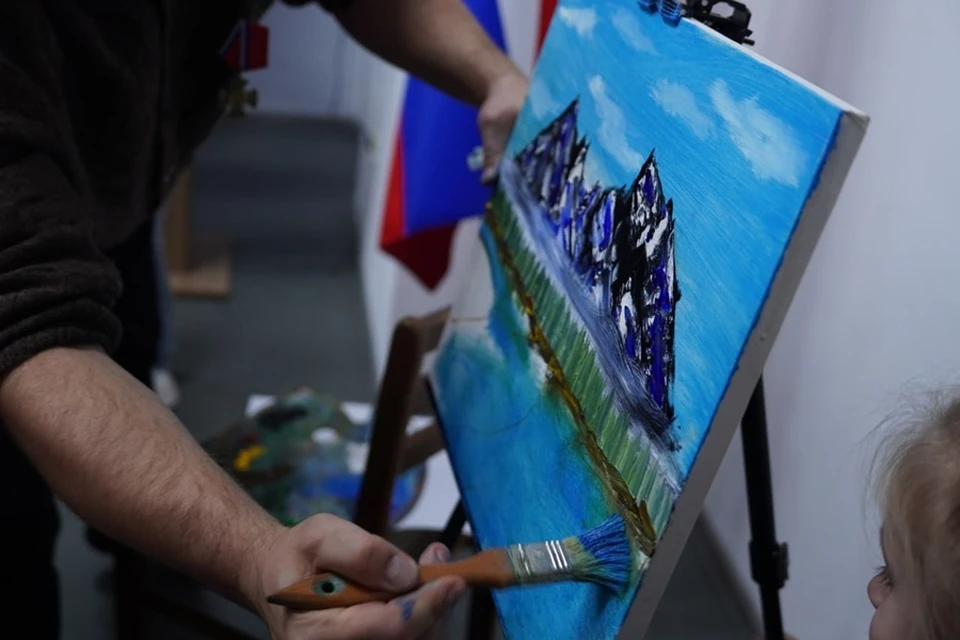 В Донецкой библиотеке для молодежи открылась выставка «Русский пейзаж». Фото: Минкультуры ДНР