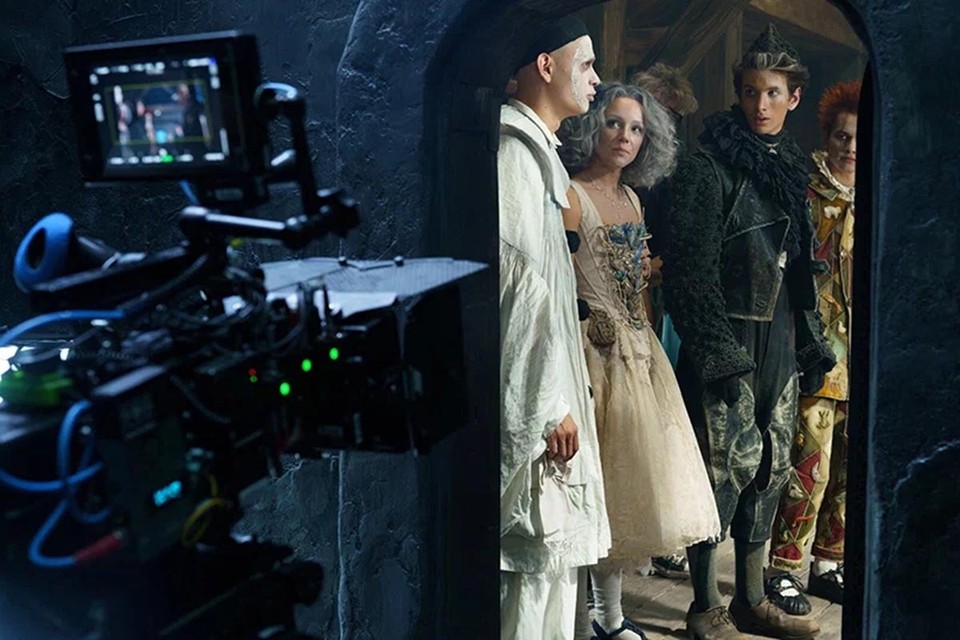 Он не мультяшный, он  живой: как снимали новый Буратино  эстетскую сказку не столько для детей, сколько для взрослых