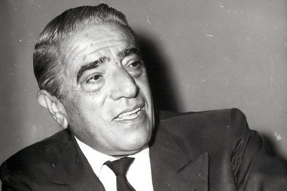 Жизнь и любовь Аристотеля Онассиса: почему под конец жизни самого знаменитого в мире миллиардера называли проклятым