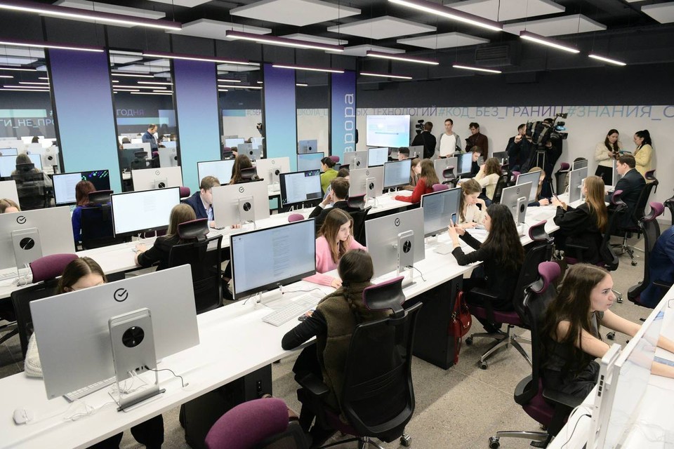 Студенты медвузов смогут бесплатно получить новую квалификацию в области биоинформатики и AI