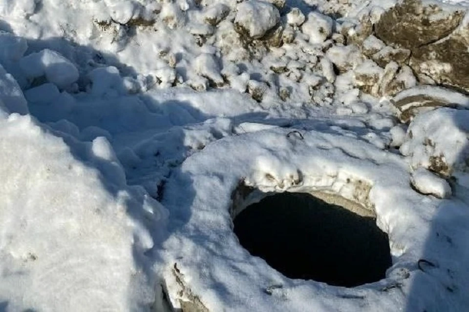 Особенно опасны открытые колодцы зимой, когда их не видно из-за снега.