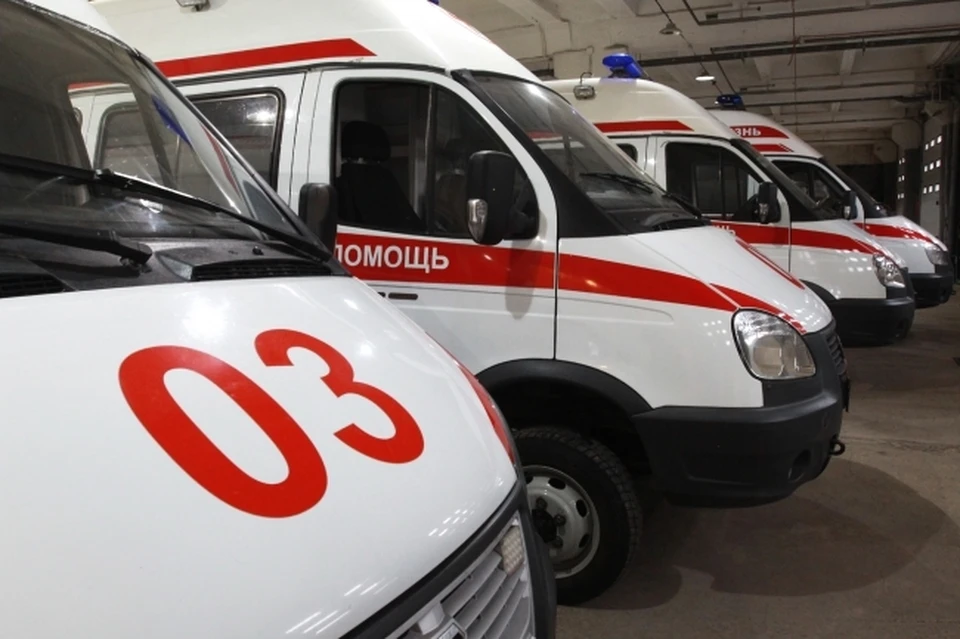 Одного из подростков готовят к плановой операции.