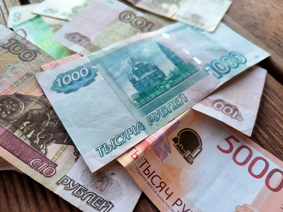 Юрист Моисеев: за выбивание ковров во дворе могут оштрафовать до 5 тысяч рублей