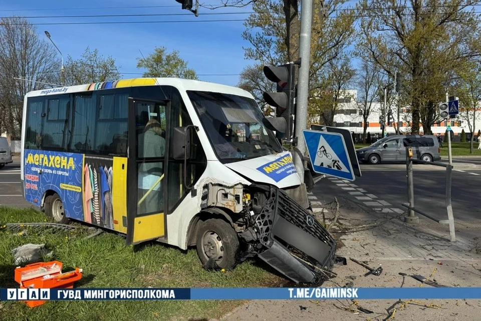 В Минске водитель маршрутки умер за рулем во время движения. Фото: УГАИ ГУВД Мингорисполкома.