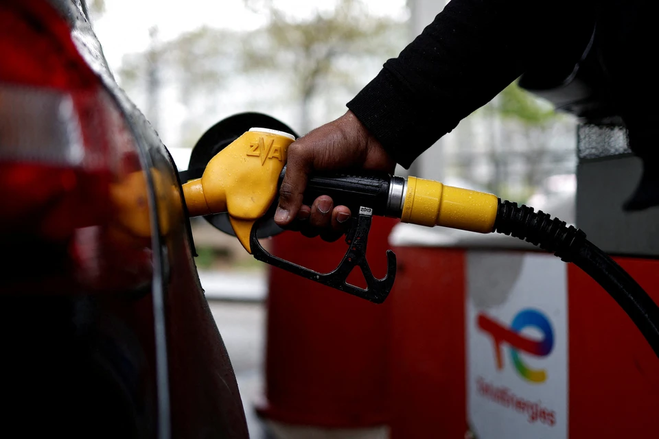 Греческий оппозиционный лидер призвал власти закупать топливо из России для успешного туристического сезона