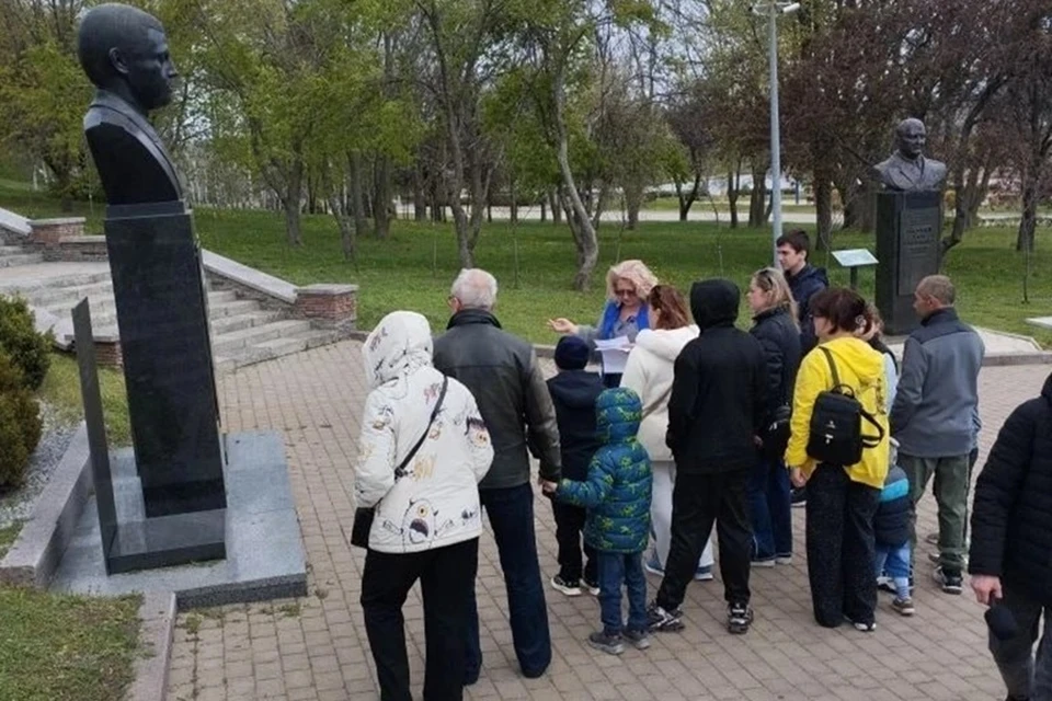 Подопечные фонда «Защитники Отечества» в ДНР почтили память Героев Донбасса. Фото: «Защитники Отечества» в ДНР