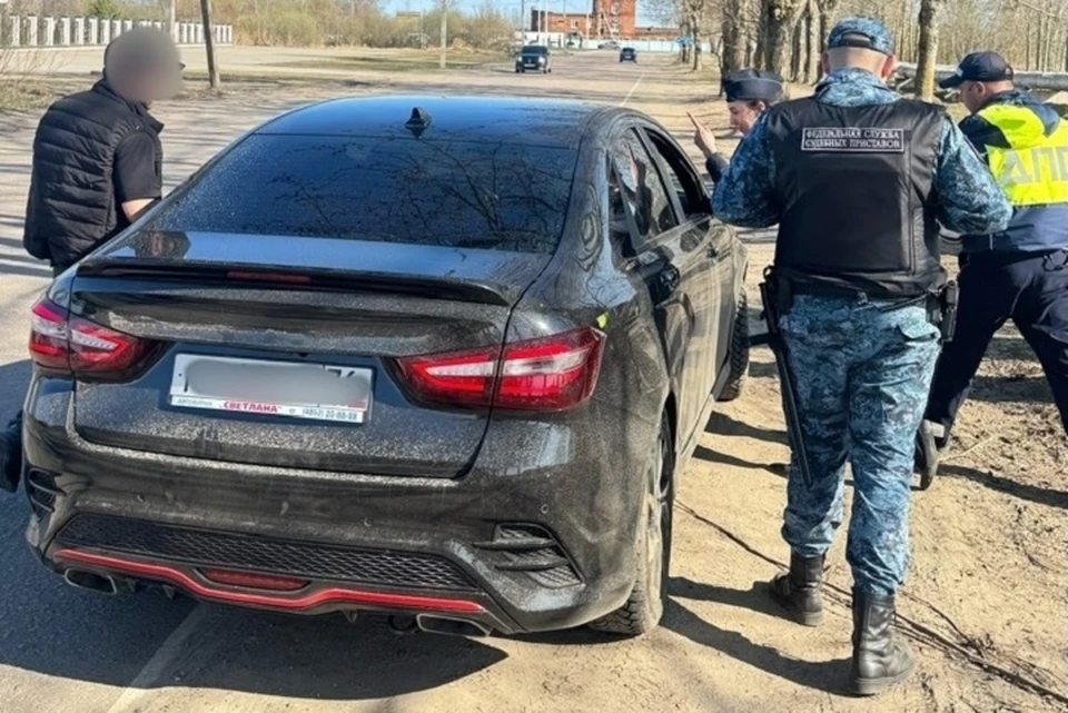 В Ростове Великом должник по алиментам пытался скрыться от приставов и ГИБДД. ФОТО: УФССП по Ярославской области