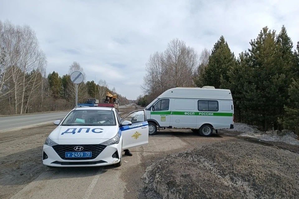 Судебные приставы проводят рейдовые мероприятия по аресту транспортных средств. Фото: ФССП России по Томской области