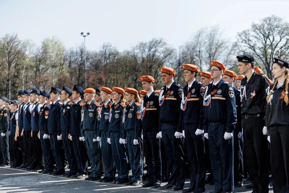 В Ульяновске 1300 школьников приняли участие в Марше Победы на Соборной площади | ФОТО: минпросвещения Ульяновской области