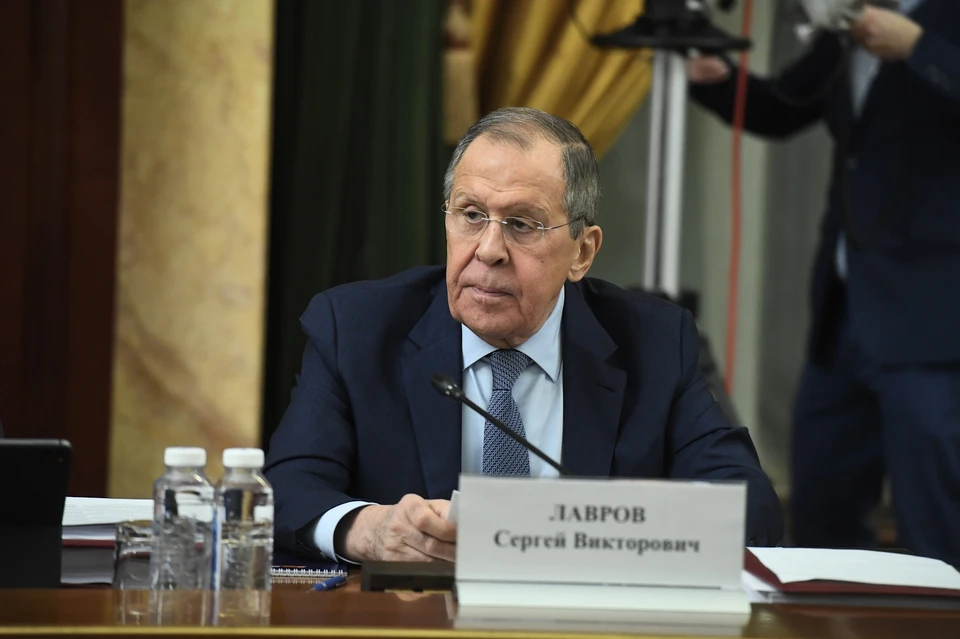«Висели на руках у США»: Лавров рассказал о суете в Киеве и ЕС после Анкориджа