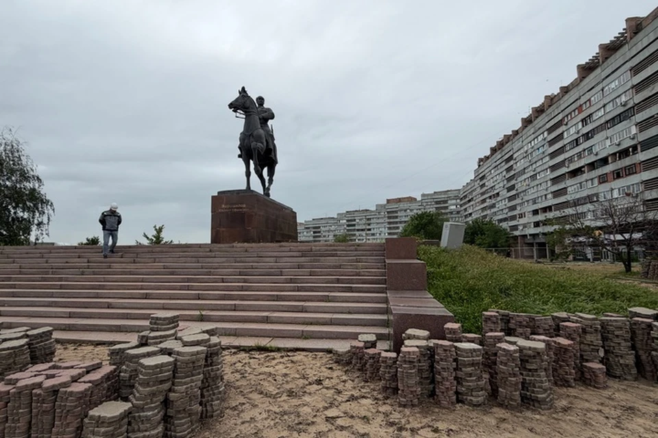 В Луганске благоустроят сквер имени Климента Ворошилова
