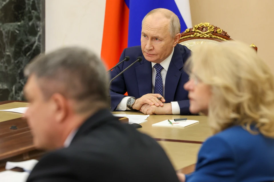 Президент РФ Владимир Путин во время совещания о мерах поддержки пострадавших и ходе расследования теракта в Старобельске. Фото: Вячеслав Прокофьев/пресс-служба президента РФ/ТАСС