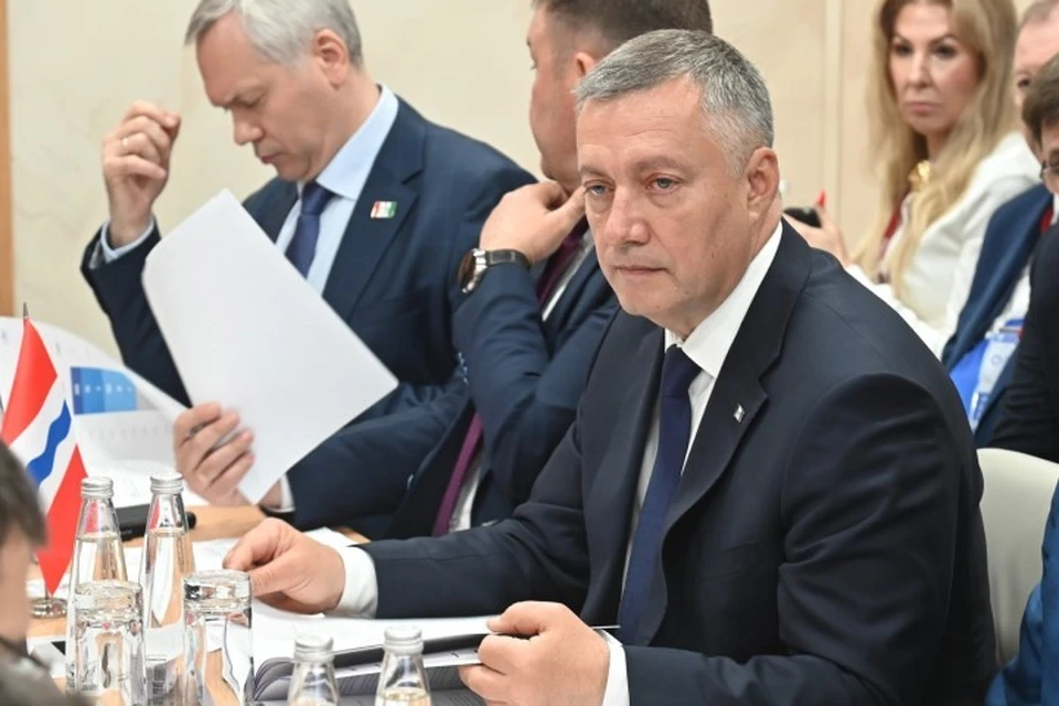 Губернатор рассказал о том, что В Иркутской области принят закон «О развитии ответственного ведения бизнеса». Фото: Пресс-служба полномочного представителя Президента РФ в СФО.
