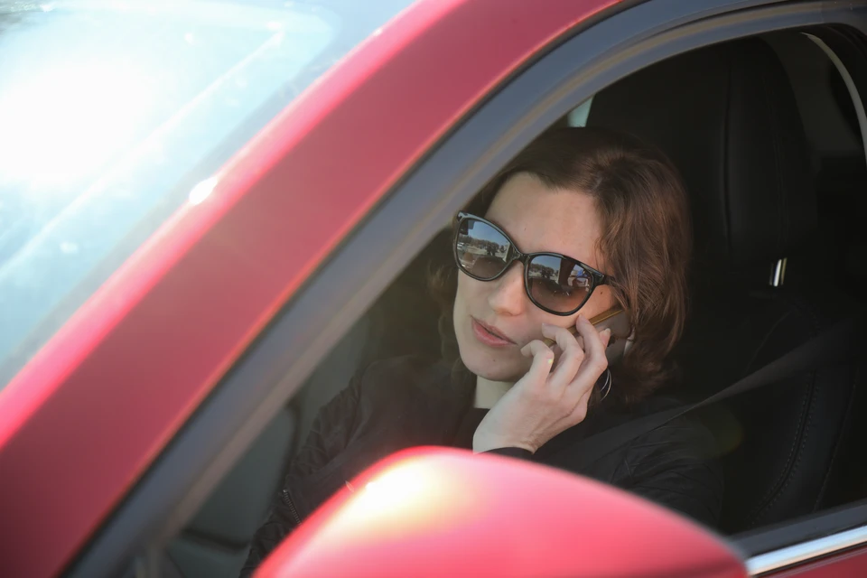 Россиянам за рулем начнет звонить и написывать «Автодор»: зачем это нужно