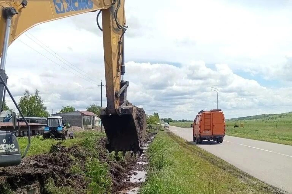 Селевой поток сошел на дорогу в Минераловодском МО. Фото: соцсети минтранс СК