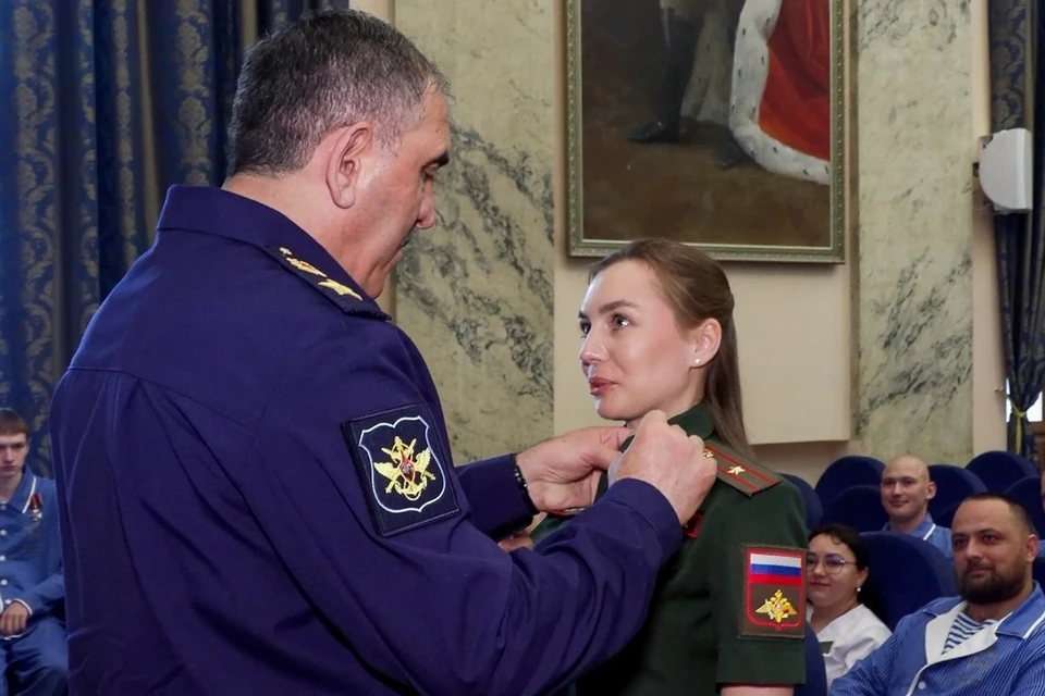 В Главном военном клиническом госпитале имени Н.Н. Бурденко состоялась церемония вручения боевых наград отличившимся участникам спецоперации, под руководством замминистра обороны РФ Юнус-Бека Евкурова.